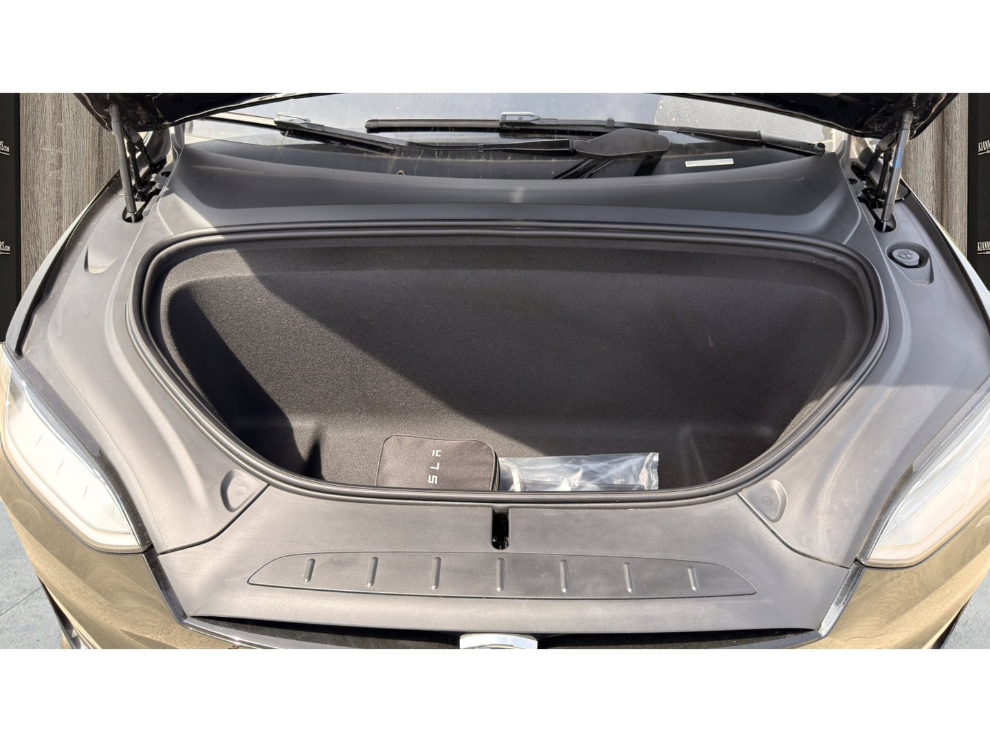 Used 2023 Tesla Model X Plaid image 16