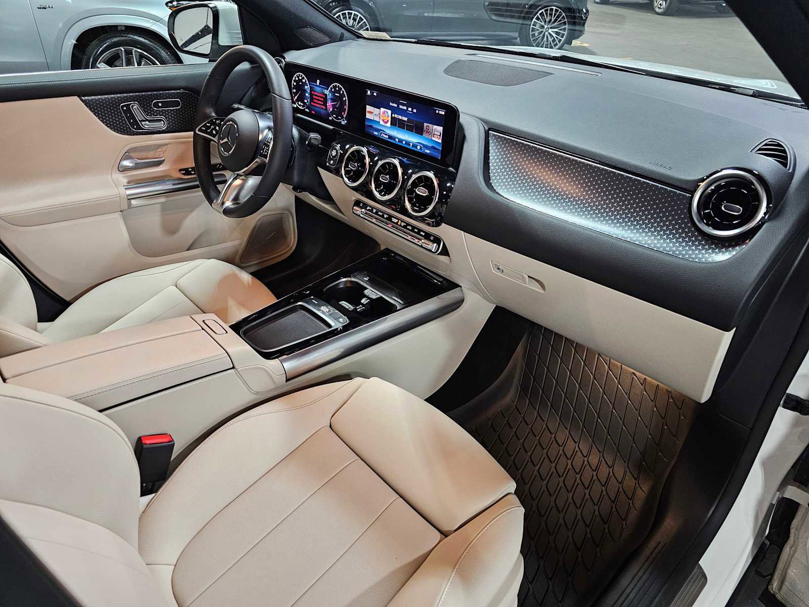 Used 2026 Mercedes-Benz GLA 250 4MATIC image 12