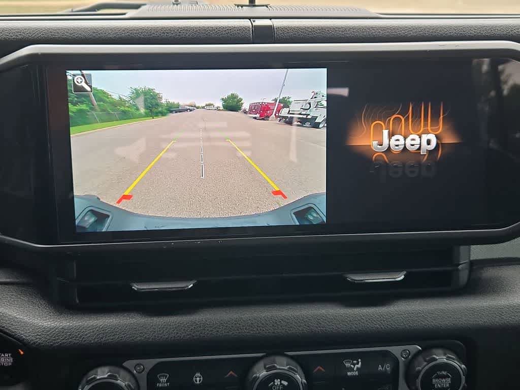 Used 2024 Jeep Gladiator Sport AWD/4WD image 29