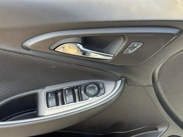 Used 2023 Chevrolet Malibu LT FWD image 15