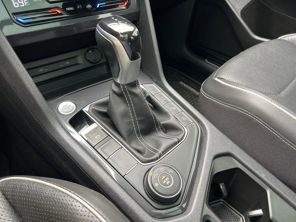 Used 2022 Volkswagen Tiguan SEL R-Line image 38