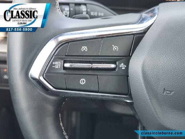 Used 2025 Chevrolet Traverse LT w/ Driver Confidence Package FWD image 29