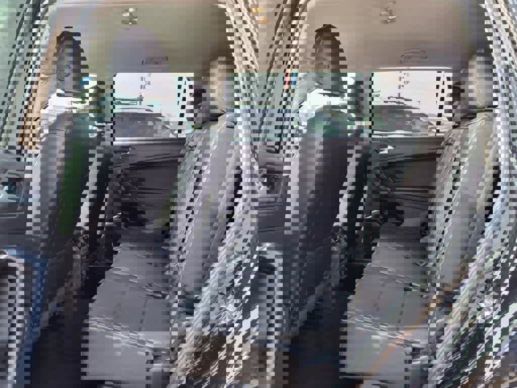 Used 2021 Volkswagen Tiguan SE image 9