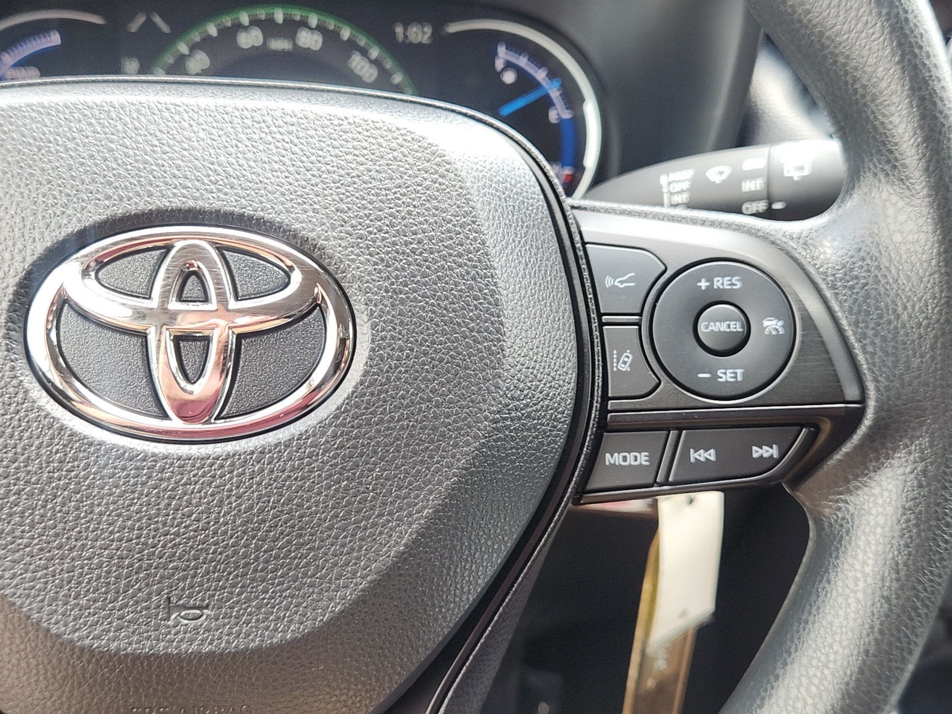 Certified 2025 Toyota RAV4 LE AWD/4WD image 18
