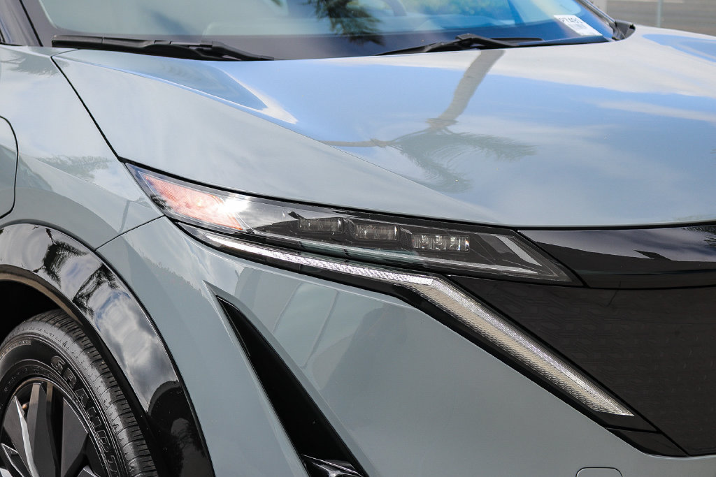Used 2024 Nissan Ariya AWD image 8
