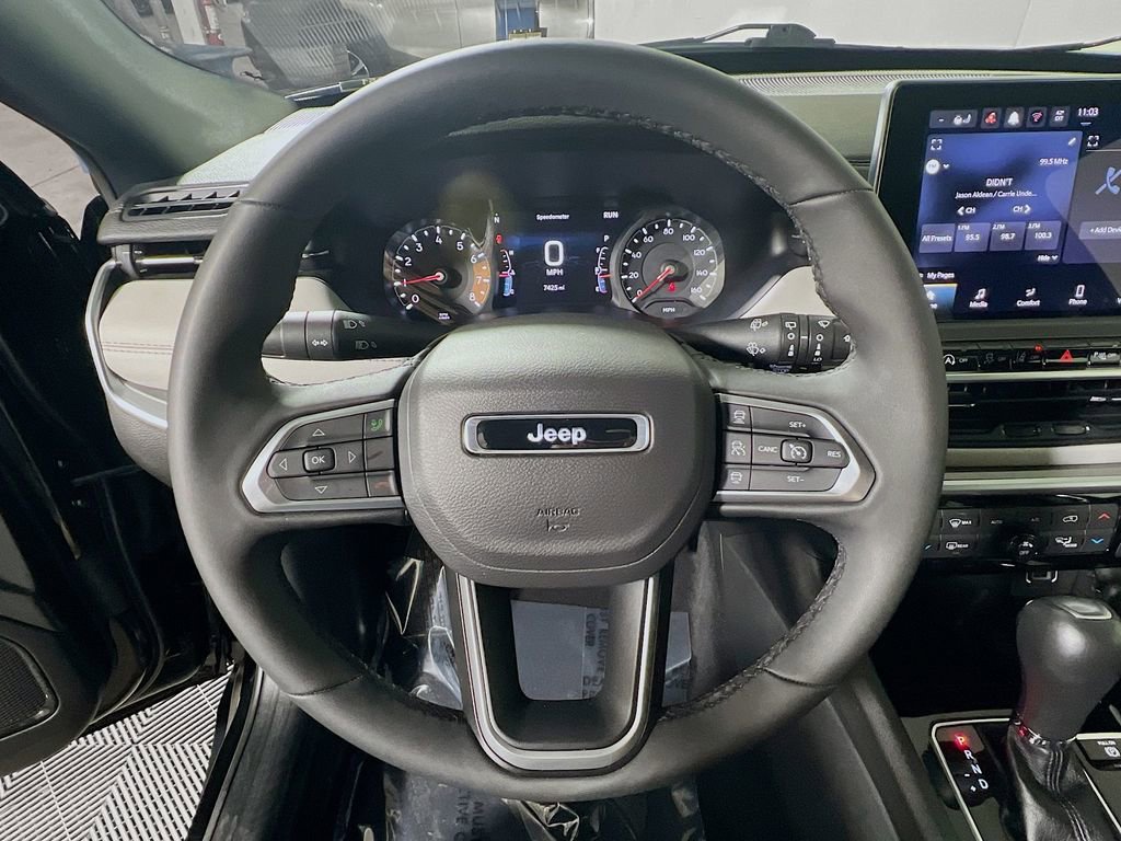 Used 2026 Jeep Compass Limited AWD/4WD image 10