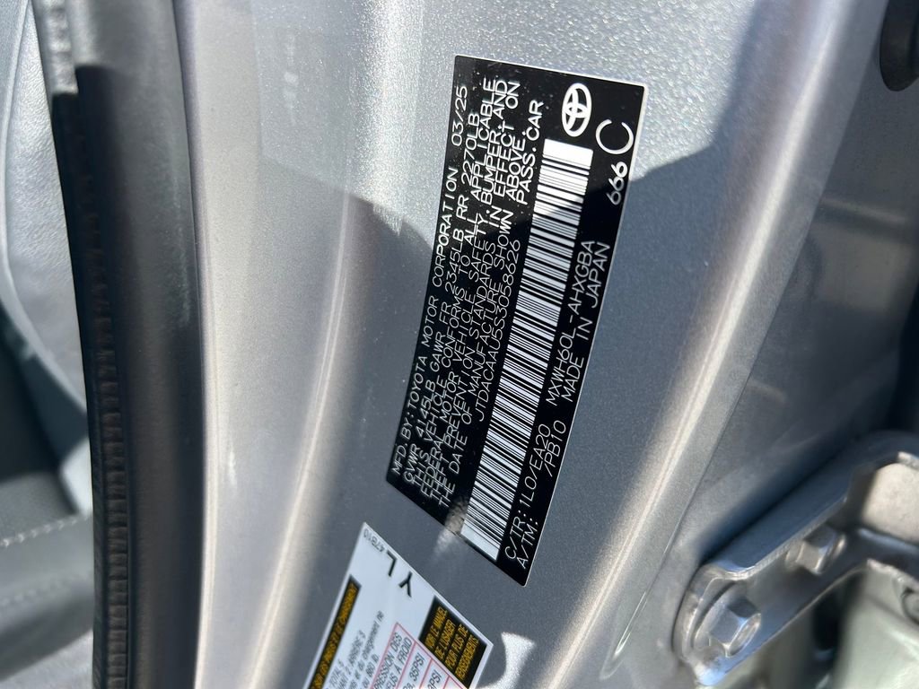 Used 2025 Toyota Prius XLE FWD image 10