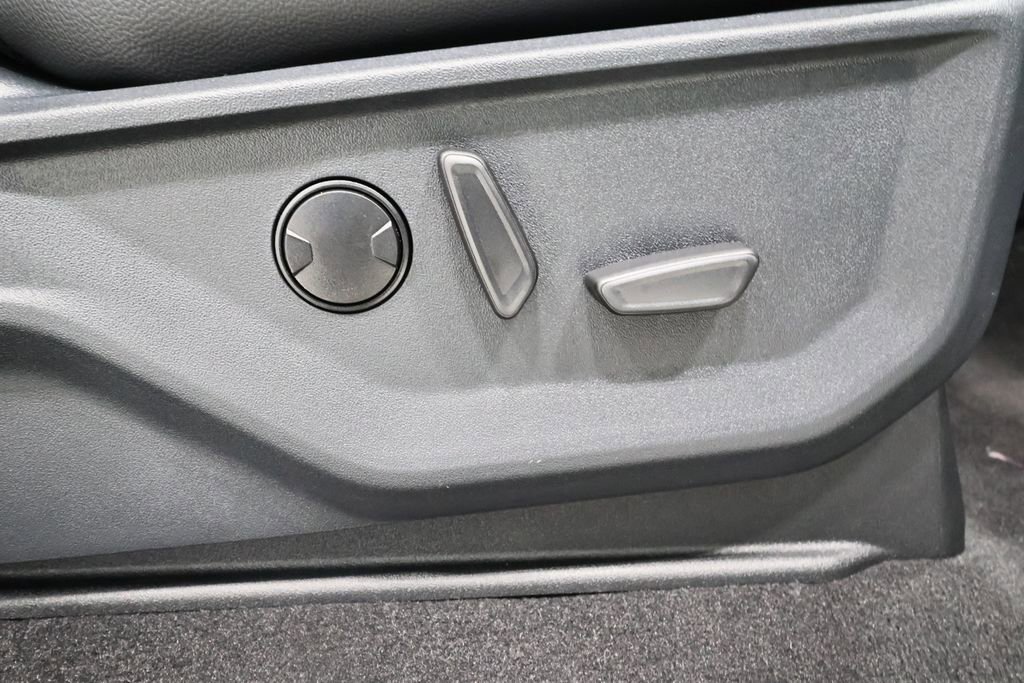 New 2025 Ford F250 Lariat w/ Lariat Ultimate Package image 17