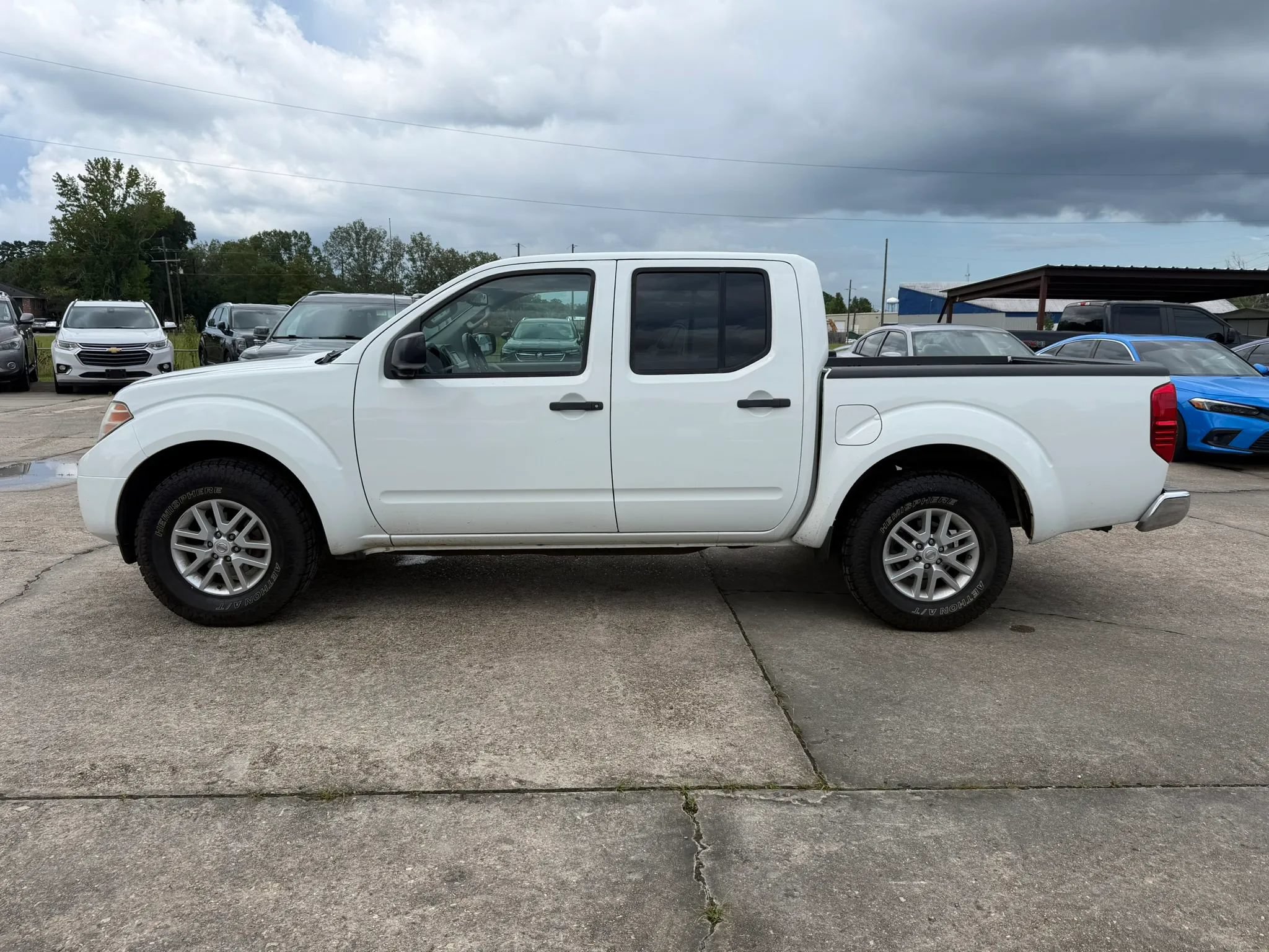 Used 2016 Nissan Frontier SV w/ SV Value Truck Package RWD image 2