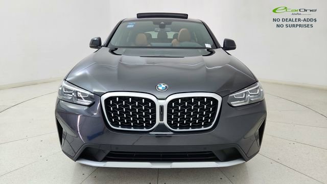 Used 2025 BMW X4 xDrive30i AWD/4WD image 2