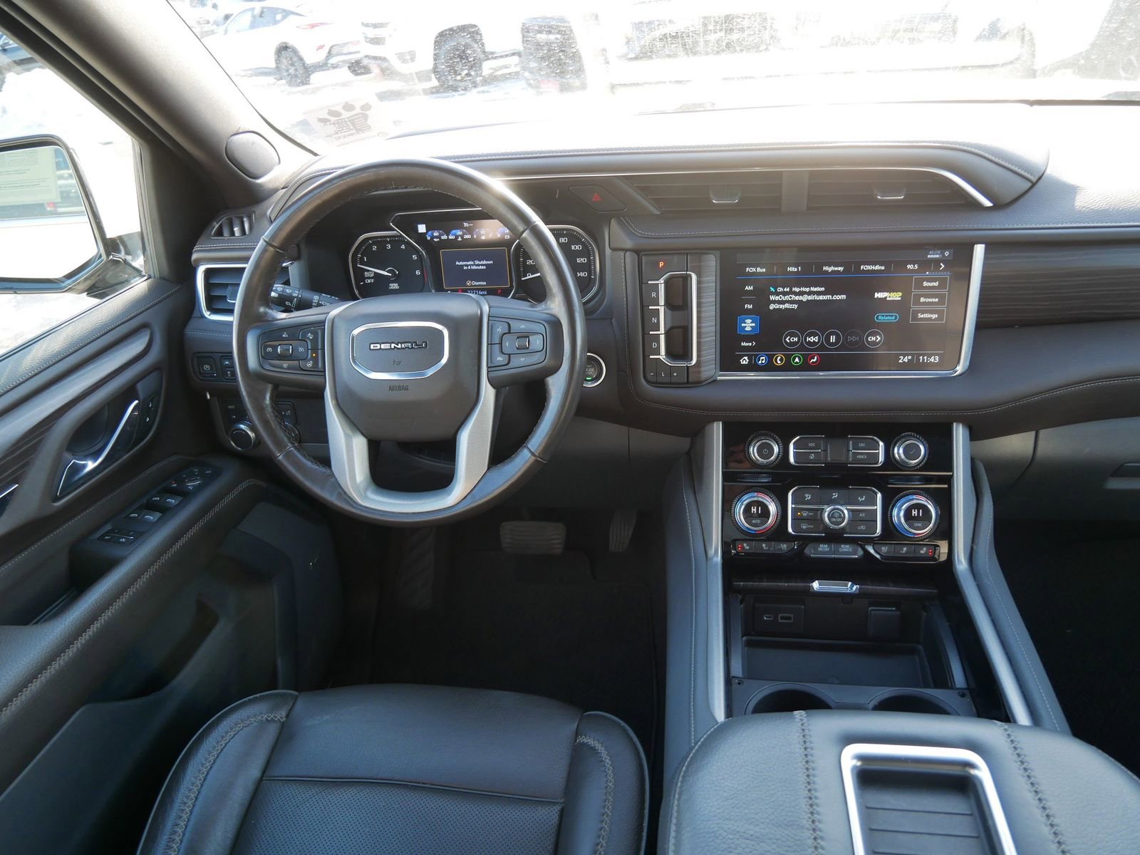 Used 2021 GMC Yukon Denali w/ Denali Premium Package image 10