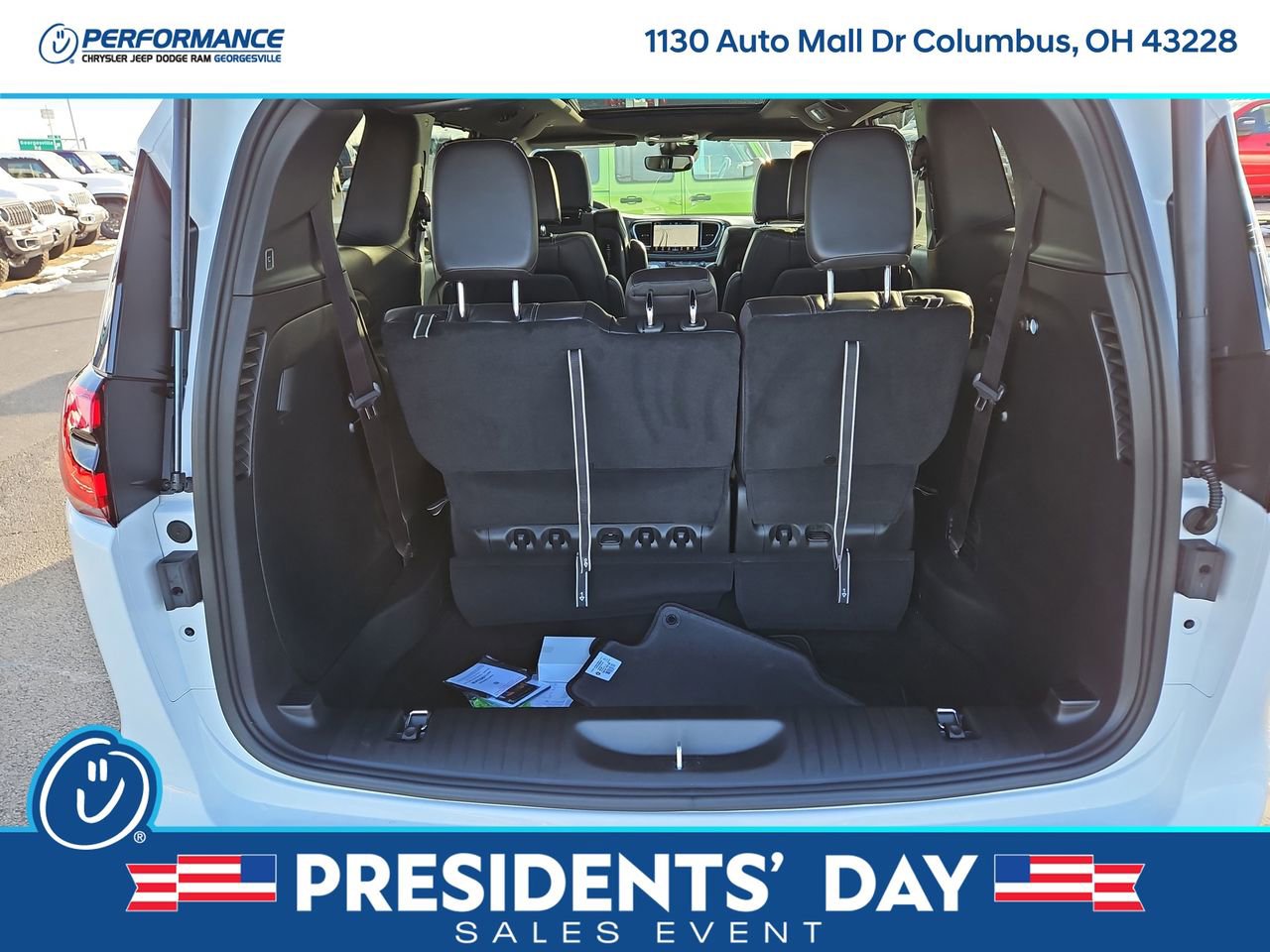 New 2026 Chrysler Pacifica Select image 11