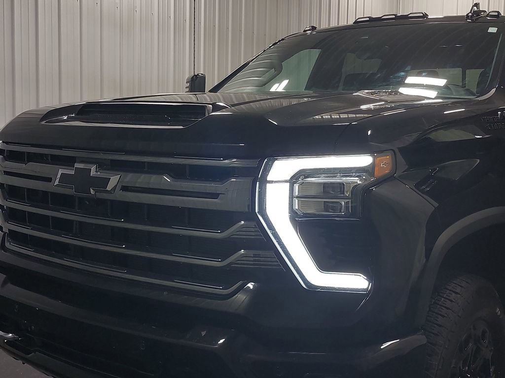 Used 2024 Chevrolet Silverado 3500 High Country w/ High Country Premium Package AWD/4WD image 33