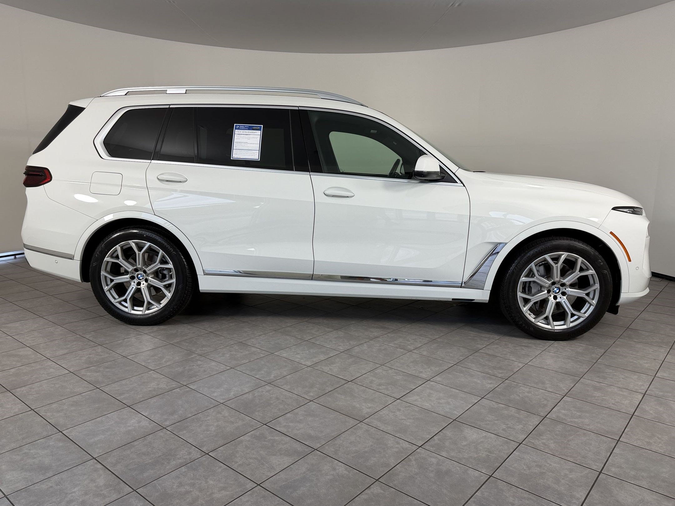 Certified 2024 BMW X7 xDrive40i w/ Premium Package AWD/4WD image 8