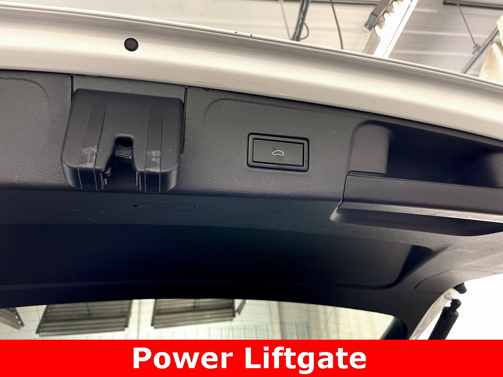 Used 2020 Volkswagen Atlas SE w/ Towing Package image 45