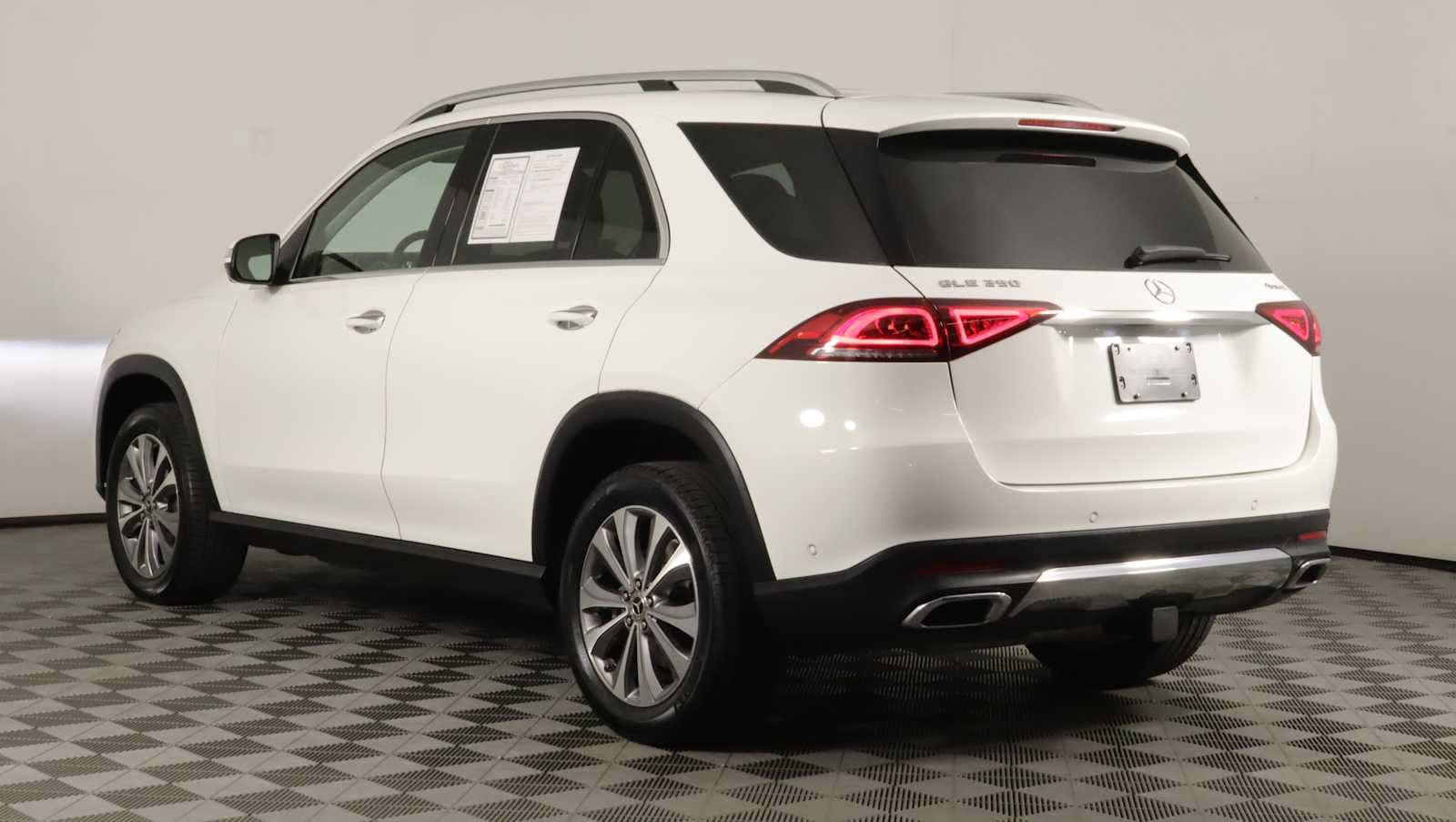 Used 2023 Mercedes-Benz GLE 350 4MATIC image 4