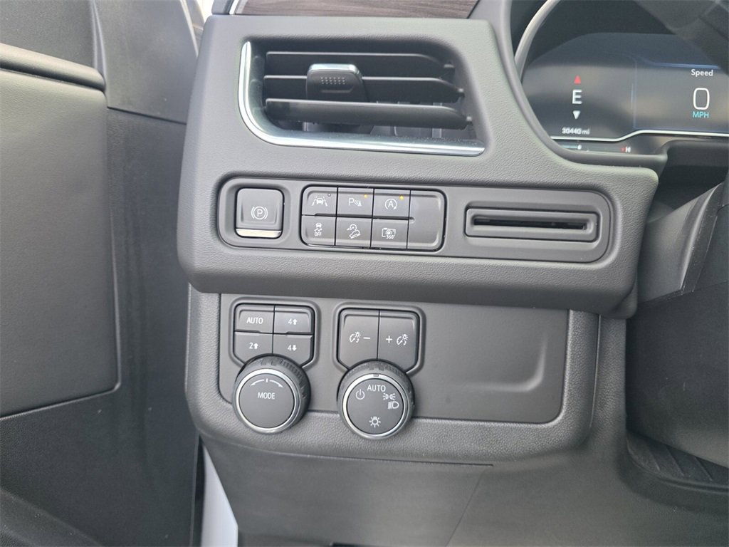 Used 2023 Chevrolet Tahoe Z71 w/ Luxury Package image 27