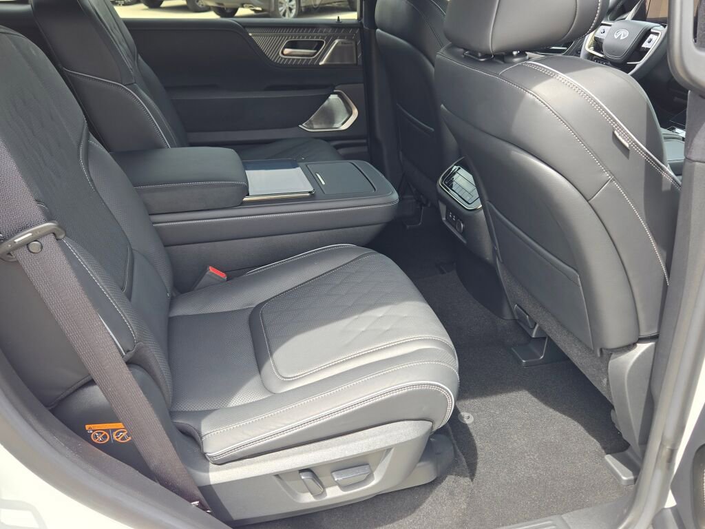 Used 2026 INFINITI QX80 Autograph w/ Premium Cargo Package AWD/4WD image 9