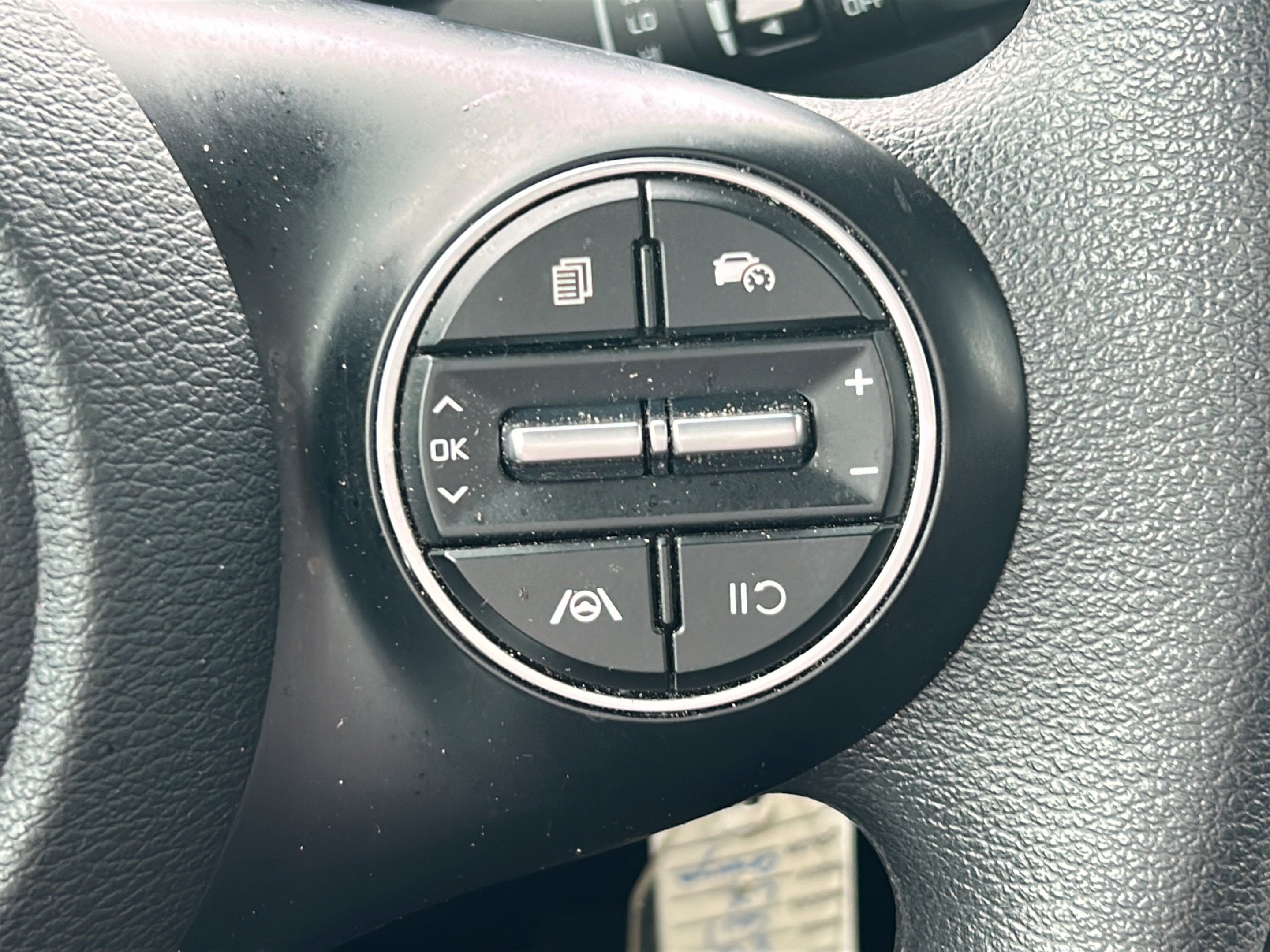 Certified 2023 Kia Soul LX FWD image 21