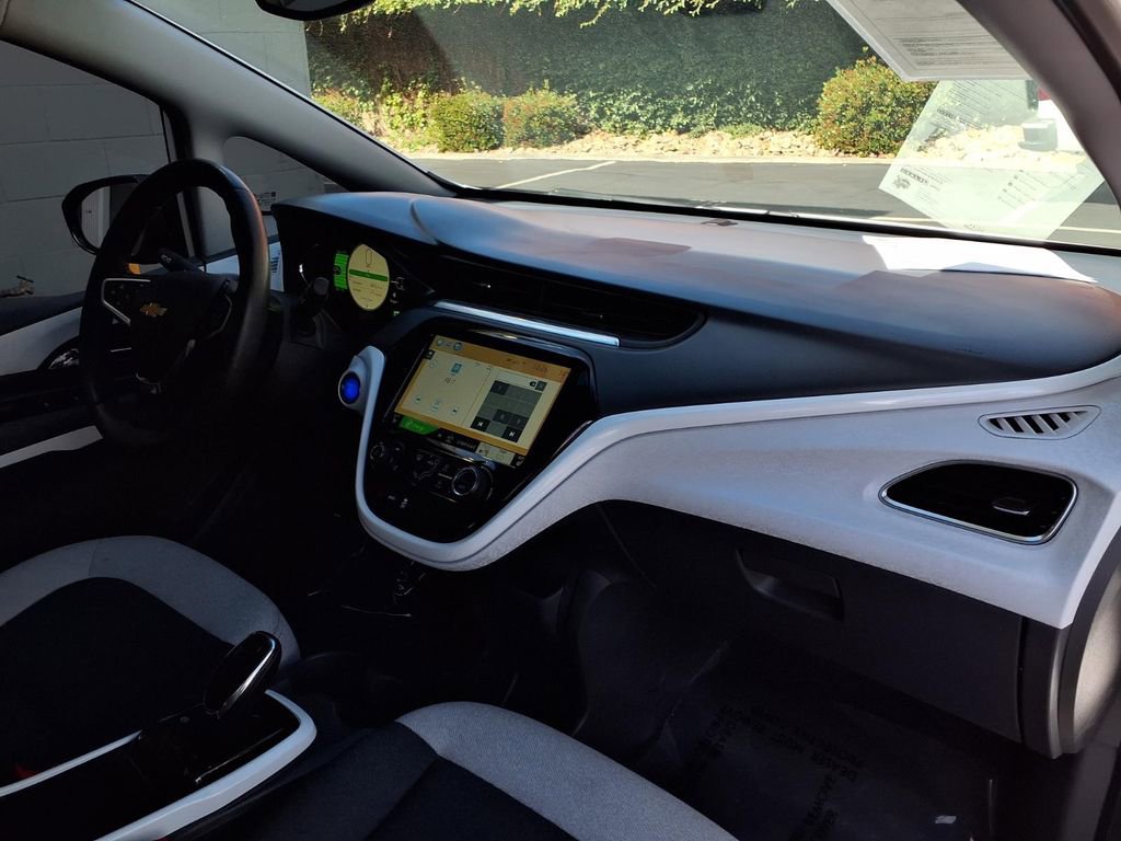 Used 2017 Chevrolet Bolt LT image 23