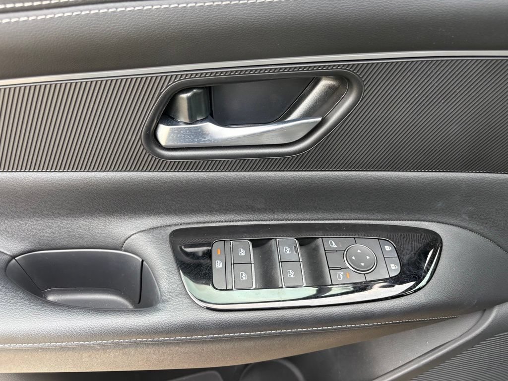 Used 2025 Nissan Murano SV AWD/4WD image 14