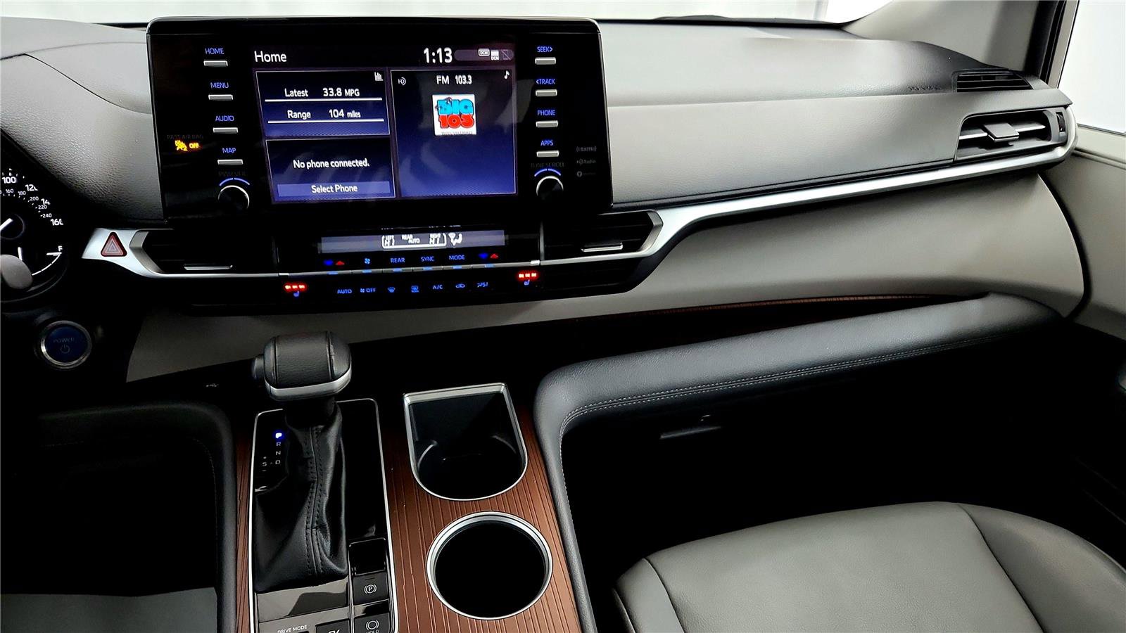 Used 2024 Toyota Sienna XLE image 31