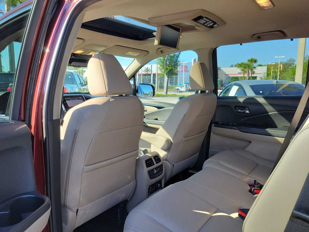 Certified 2018 Honda Pilot Touring image 14