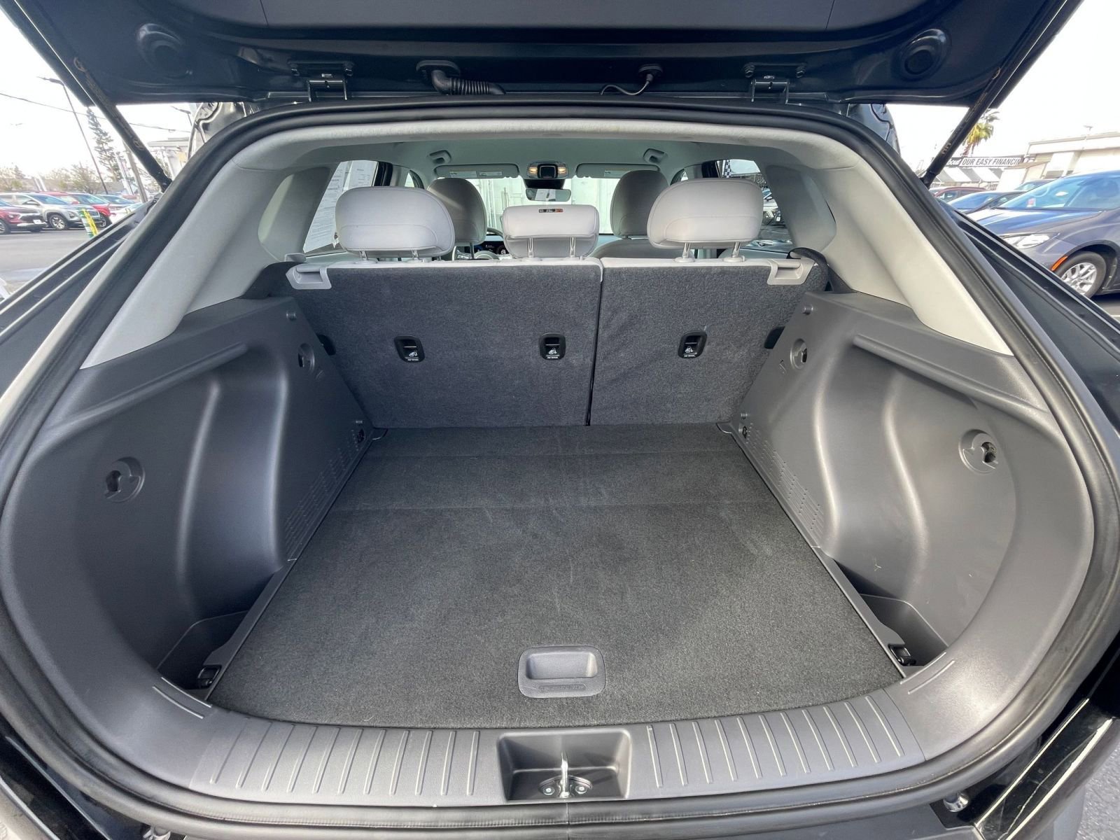 Used 2025 Hyundai Kona SEL image 31