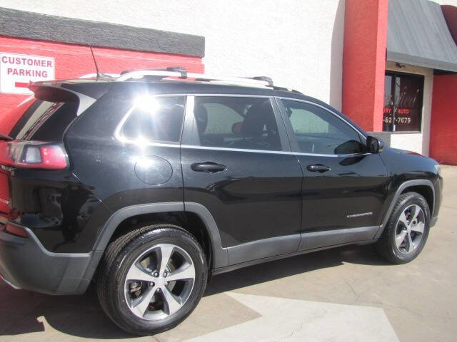 Used 2019 Jeep Cherokee Limited image 7