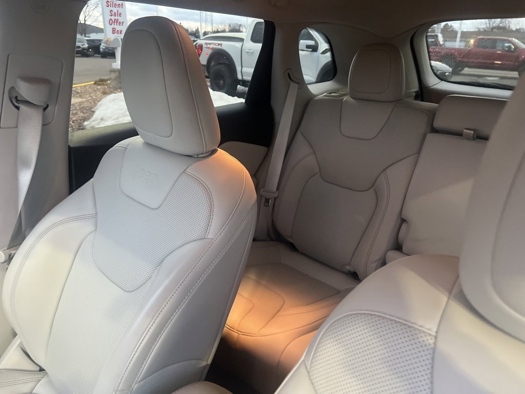 Used 2021 Jeep Cherokee Latitude Lux w/ Comfort/Convenience Group image 20