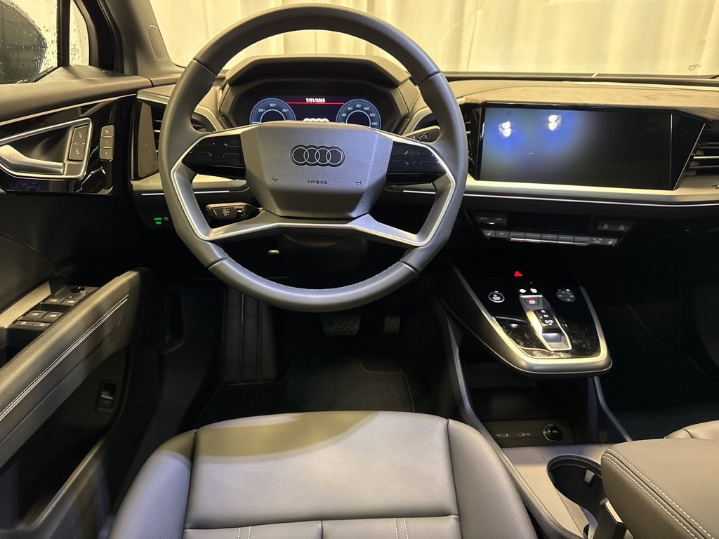 New 2025 Audi Q4 e-tron Premium image 3