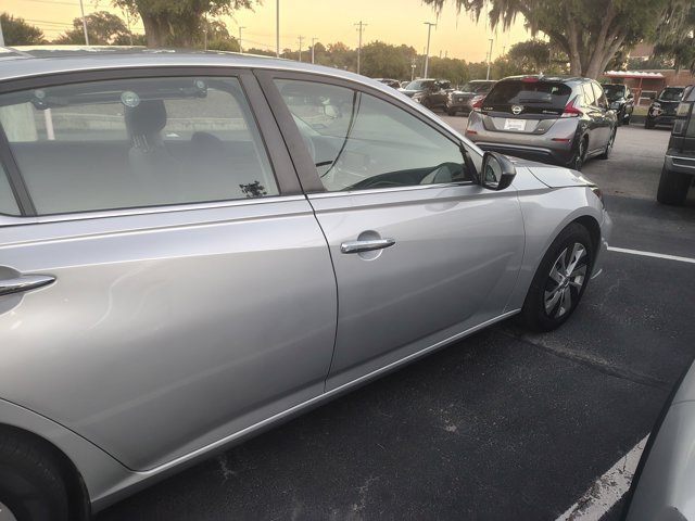 Used 2024 Nissan Altima 2.5 S FWD image 6