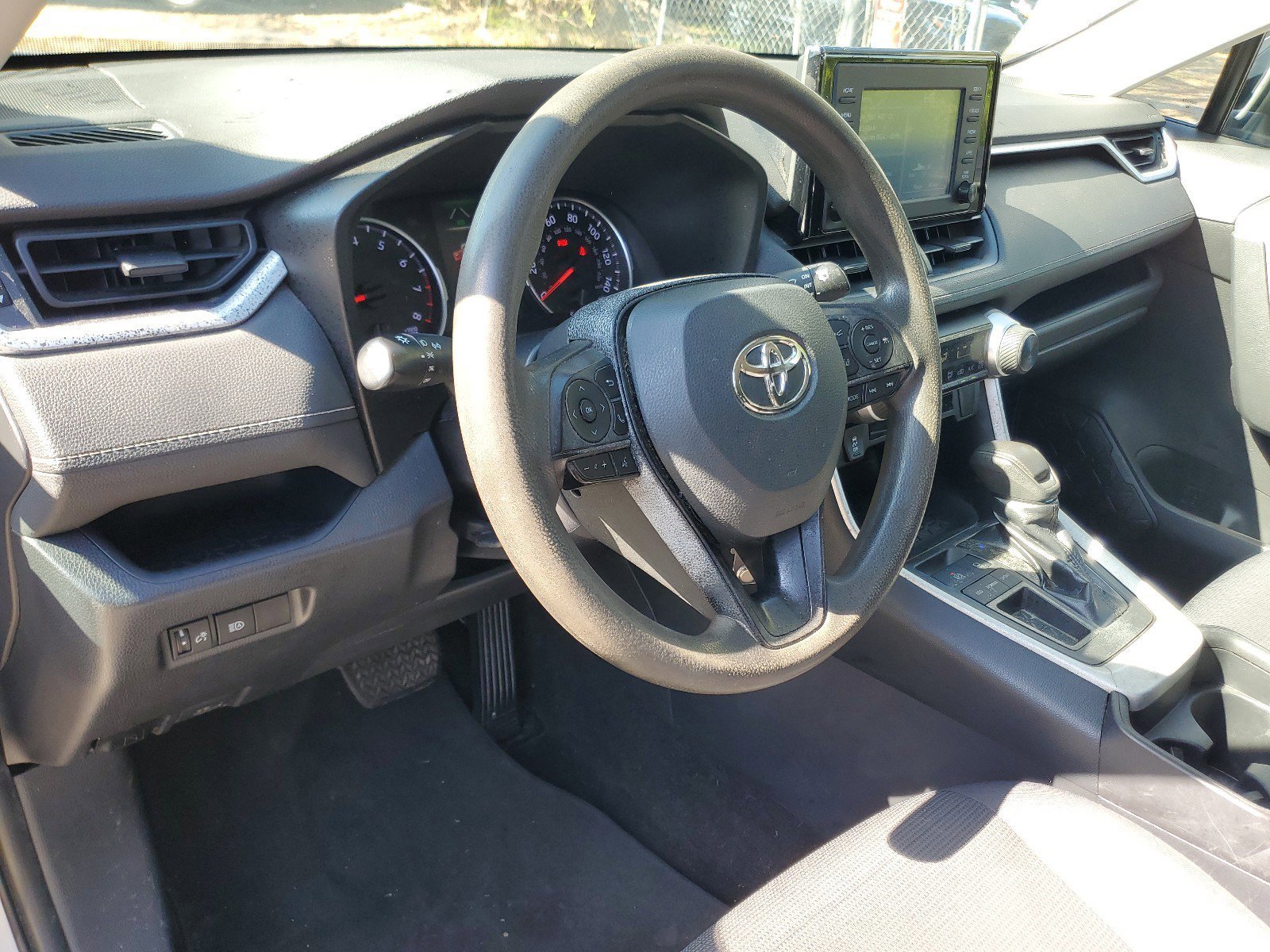 Used 2019 Toyota RAV4 LE image 19