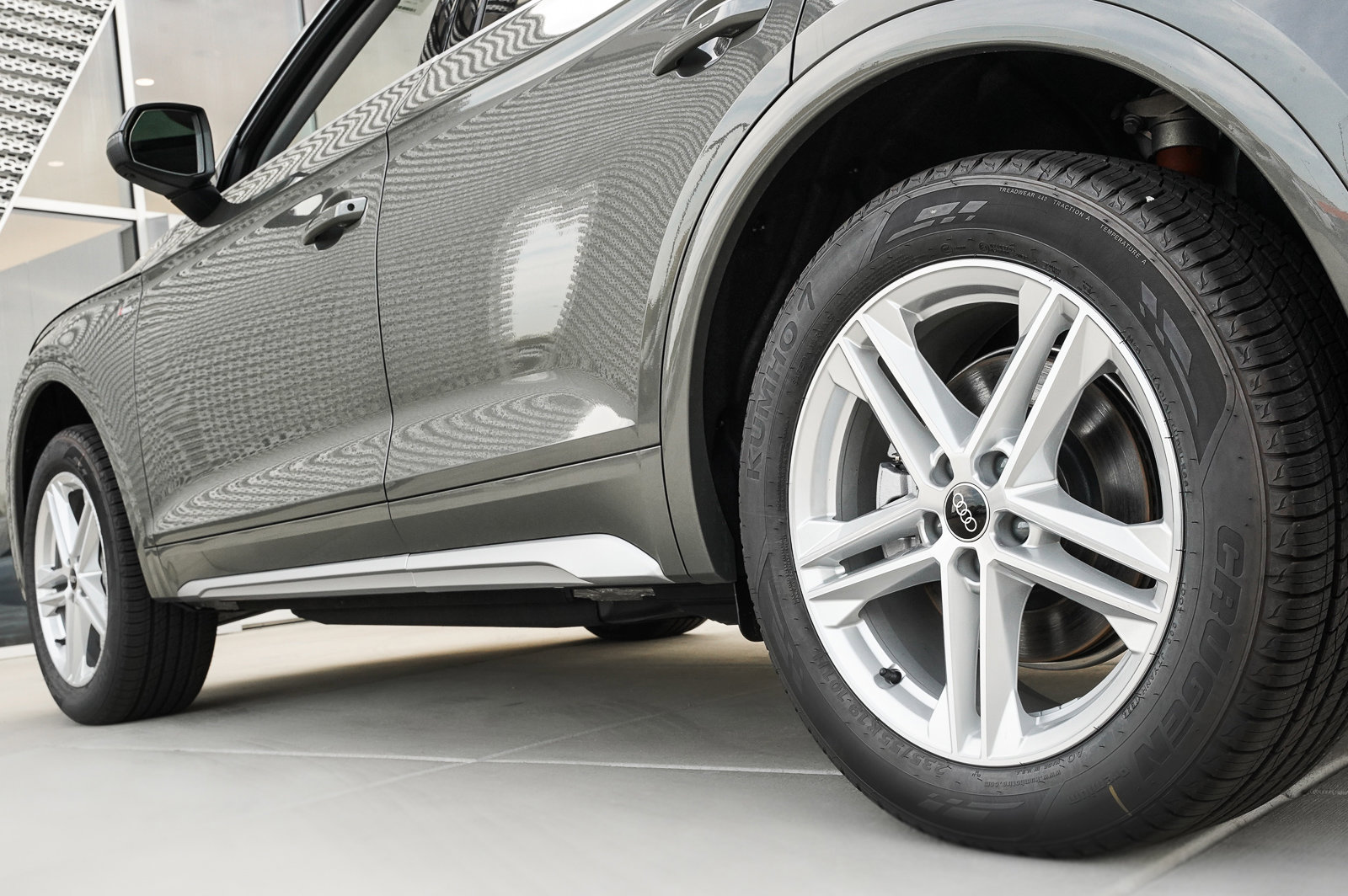 Used 2024 Audi Q5 e Premium Plus image 30