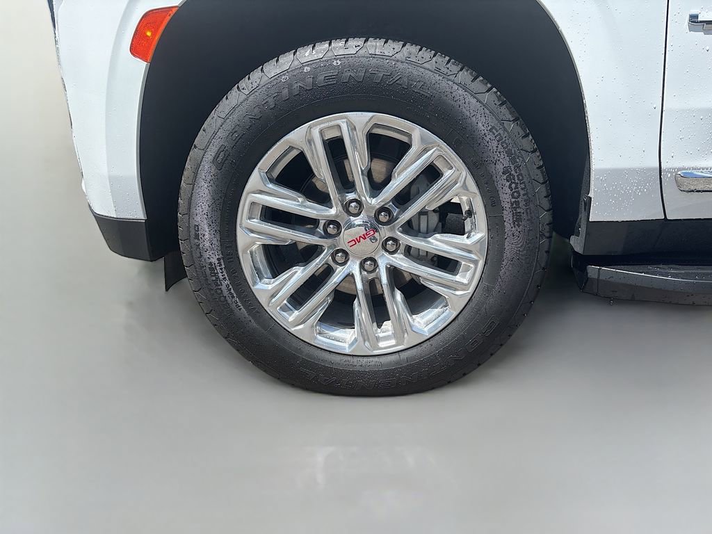 Used 2024 GMC Yukon XL SLT w/ SLT Luxury Package RWD image 12