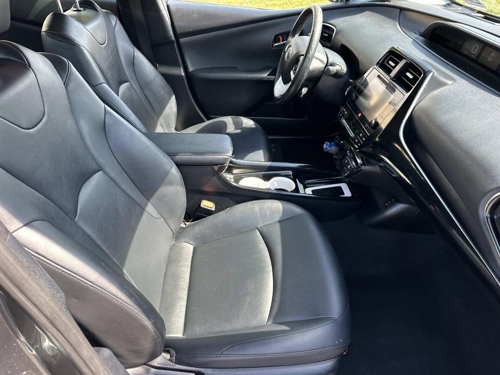 Used 2016 Toyota Prius Four w/ Advanced Technology Package FWD image 14