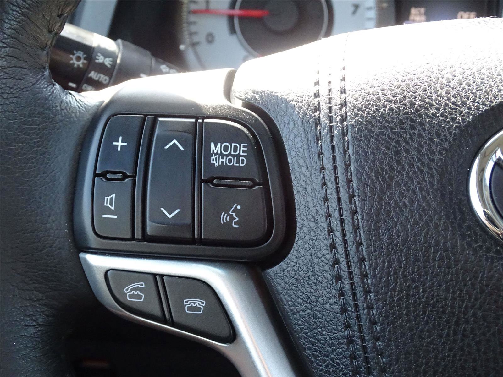 Used 2017 Toyota Sienna SE w/ SE Preferred Package FWD image 26