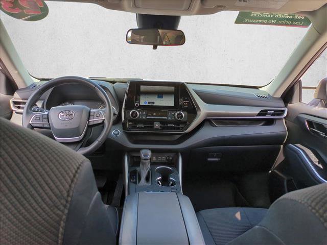 Used 2023 Toyota Highlander LE FWD image 16