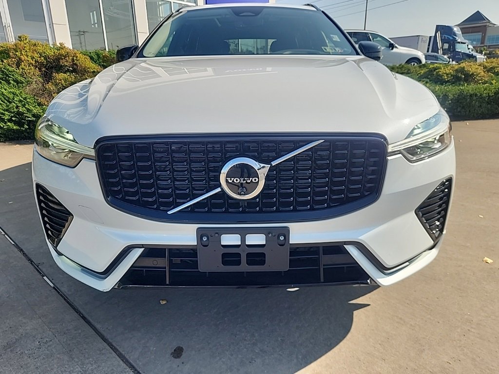 Certified 2025 Volvo XC60 B5 Plus image 17