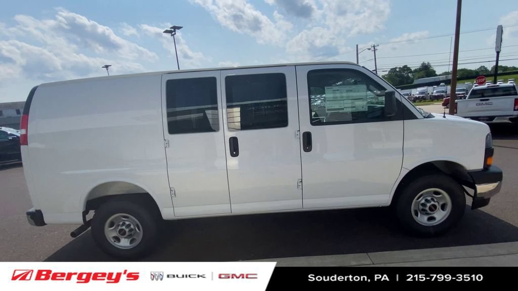 New 2025 GMC Savana 3500 w/ Driver Convenience Package RWD image 10