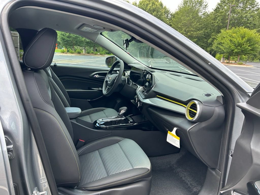 New 2026 Chevrolet Trax LT FWD image 31