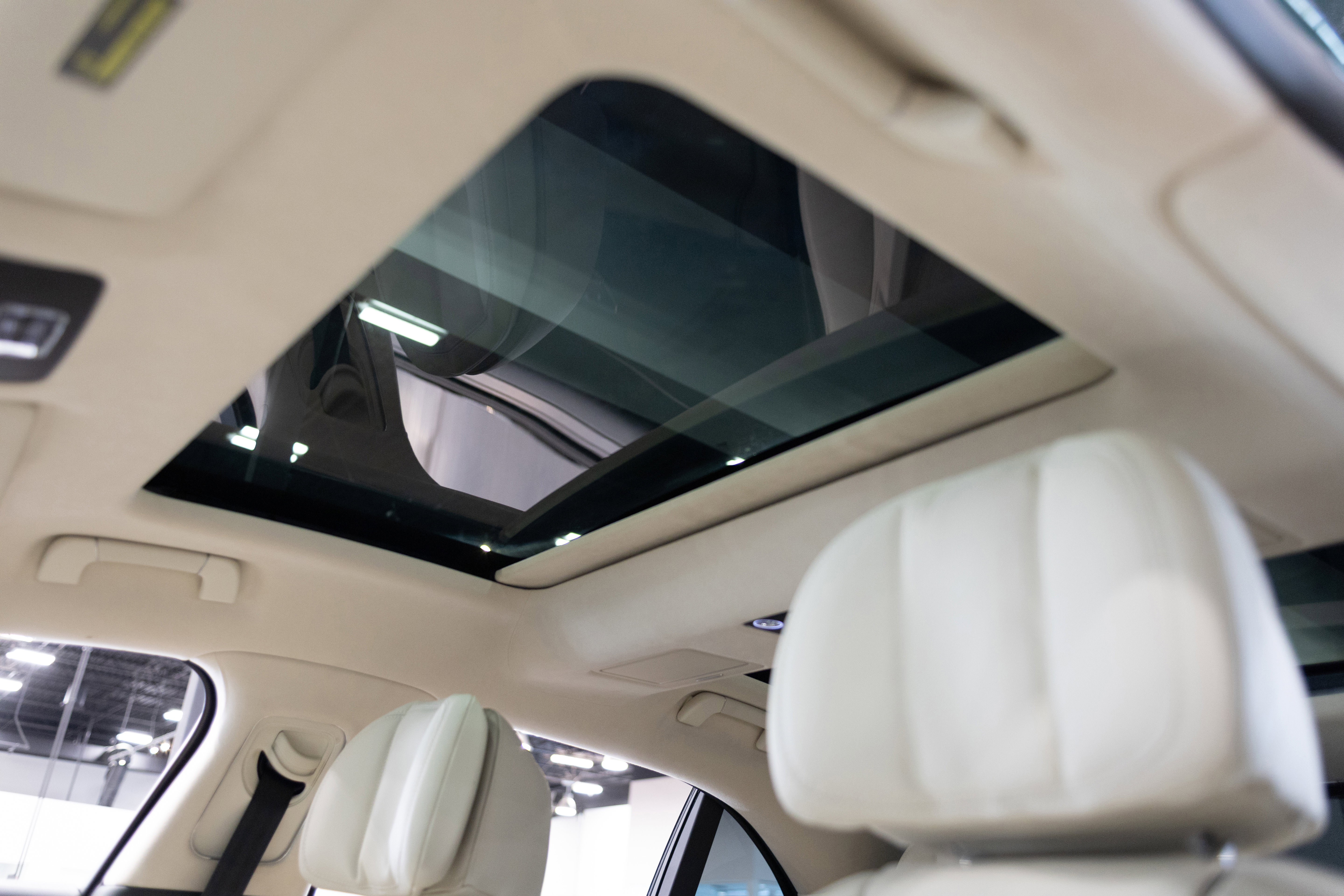 Used 2023 Bentley Flying Spur Plug-In Hybrid AWD/4WD image 29