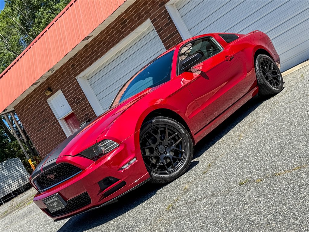 Used 2013 Ford Mustang Coupe RWD image 4