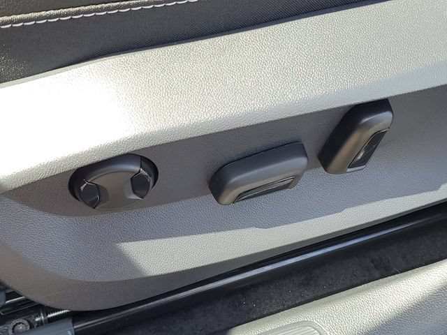 New 2026 Volkswagen Taos SEL AWD/4WD image 19