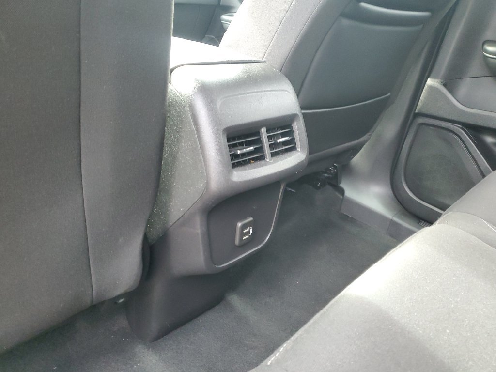 Used 2024 GMC Terrain SLE FWD image 16