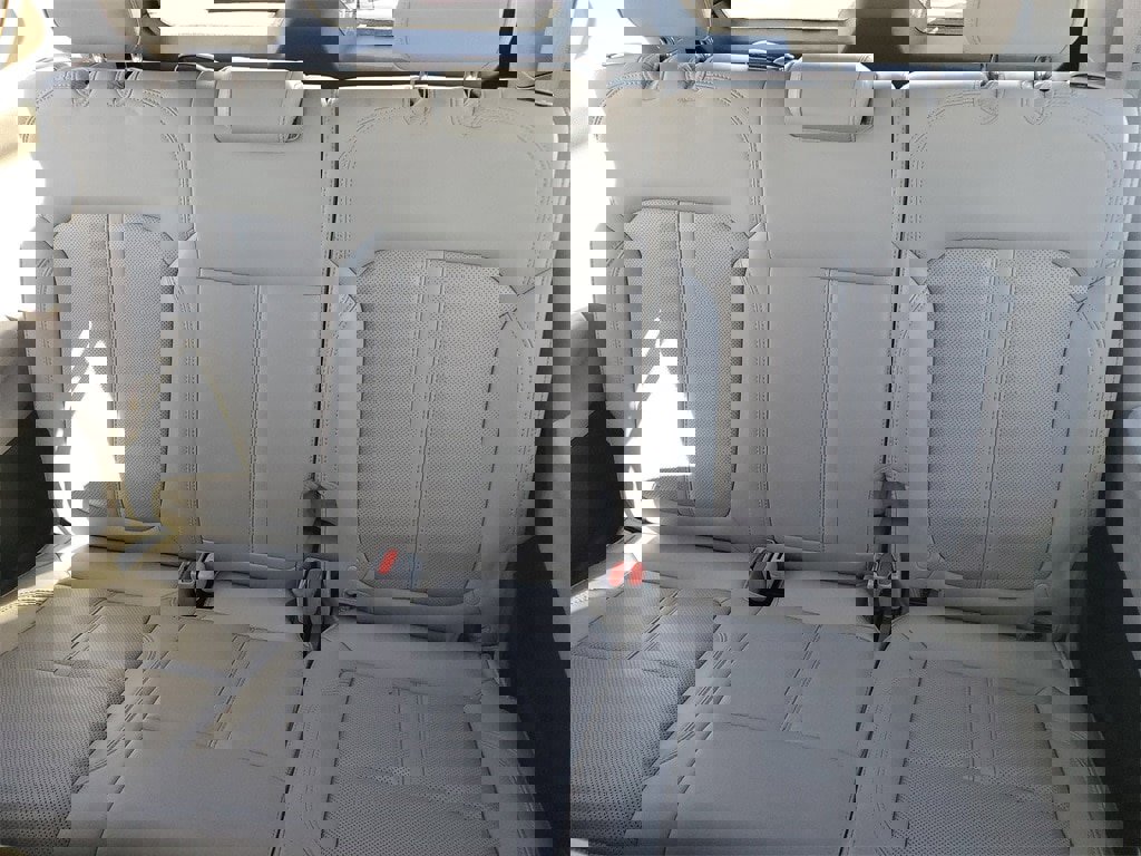 Used 2023 Jeep Wagoneer Series III w/ Preferred Equipment Group image 24