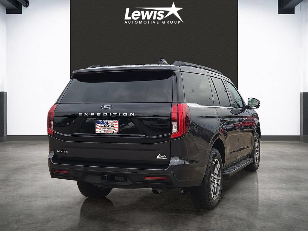Used 2025 Ford Expedition Active AWD/4WD image 4