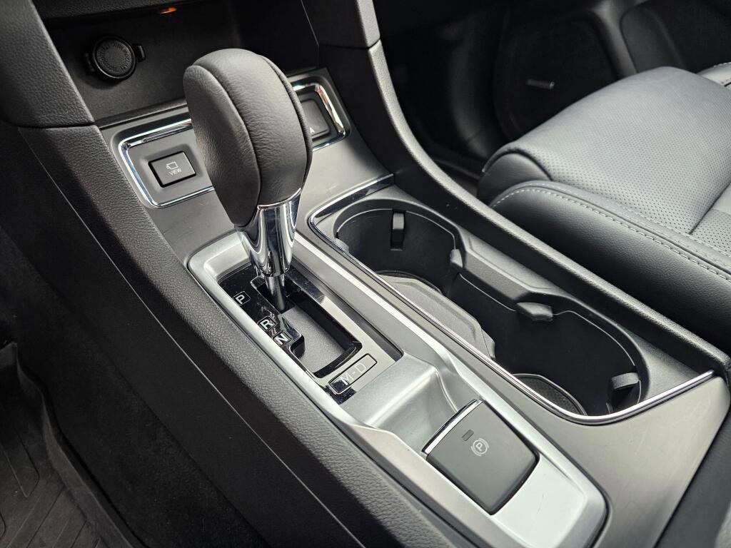 Used 2024 Subaru Ascent Limited w/ Technology Package image 34