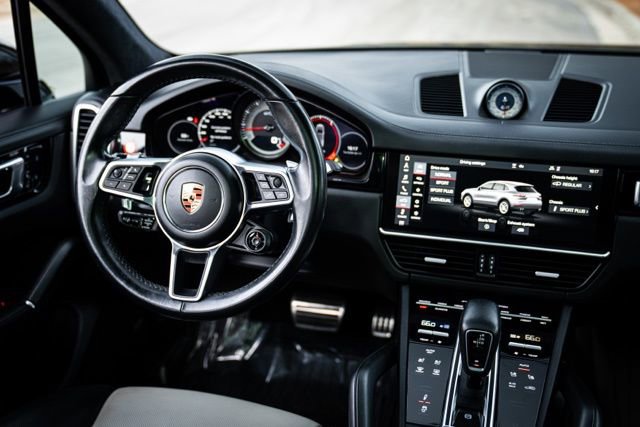 Used 2021 Porsche Cayenne GTS AWD/4WD image 37