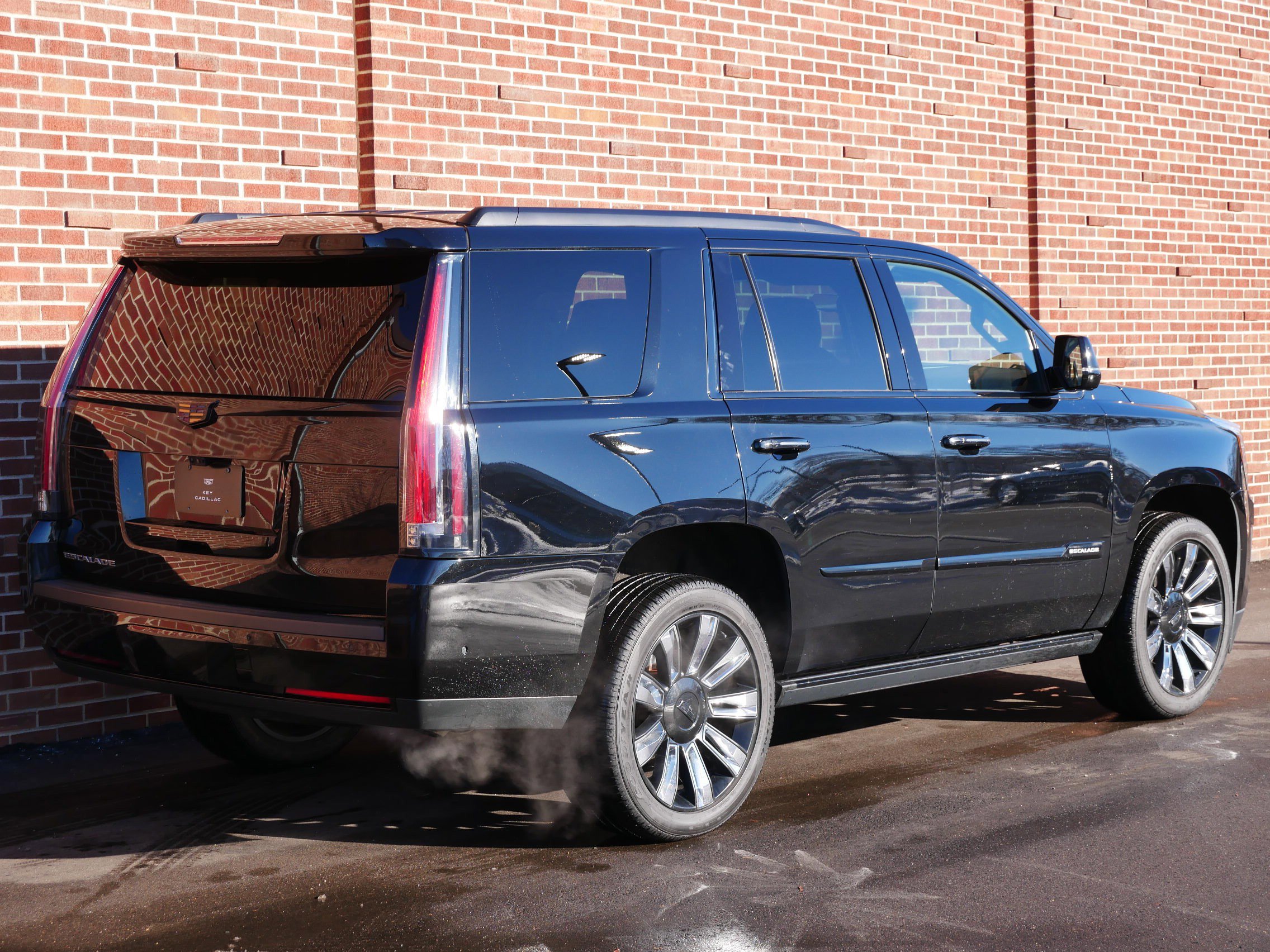 Used 2020 Cadillac Escalade Platinum image 25